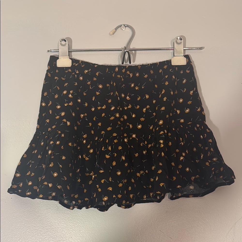 Black Mini Bubble Skirt with Ruffled Tiered Design for Night Out